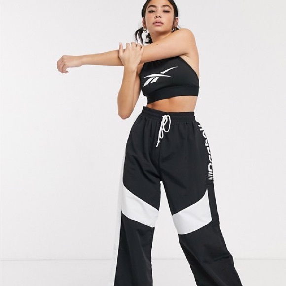 Reebok
Training Woven Sweatpants - Picture 1 of 8